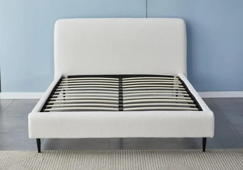 Lit en tissu bouclé blanc - Leora