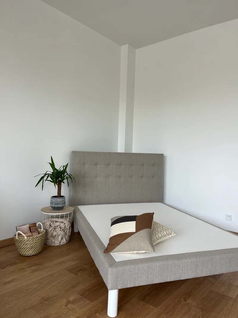 TETE DE LIT CONTEMPORAINE