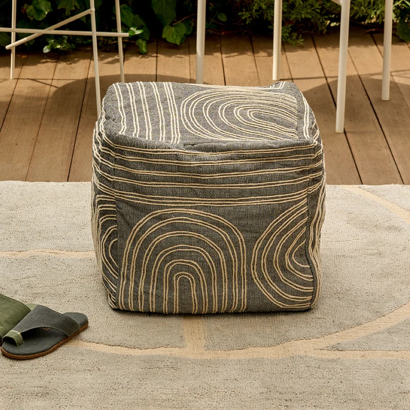 Poufs Menelaos
