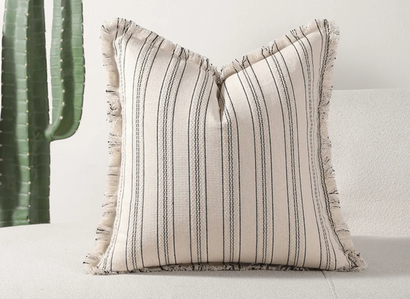 Coussin blanc écru à rayures noires texturées 45x45 cm PAVIA