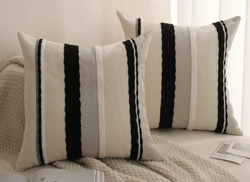 Coussin texturé noir et blanc écru 45x45 cm NEXUS