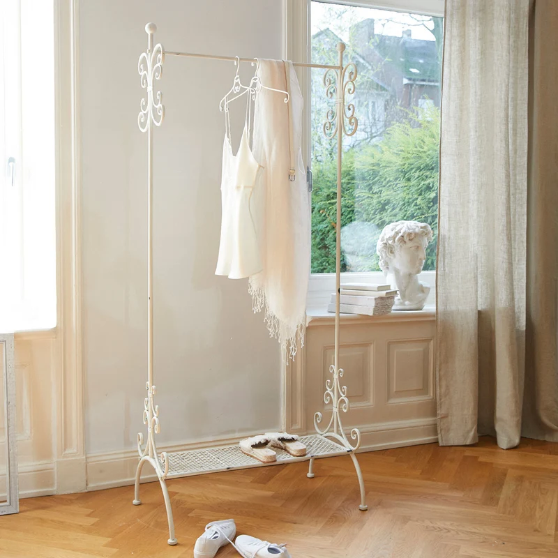 Portant à vêtements LOBERON Épinay en fer blanc vieilli