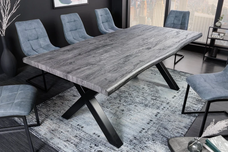 Table à manger industrielle WILD 160 cm chêne sauvage gris cérusé, bord d'arbre, cadre en X noir