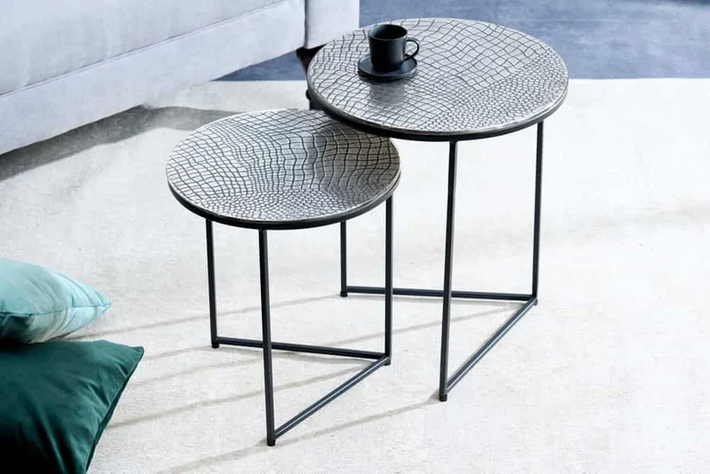 Ensemble de 2 tables d'appoint rondes ELEMENTS 50cm argent antique design crocodile fait main