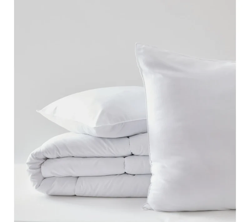 Pack 3 pièces Couette 140 x 200 cm + Oreiller 60 x 60 + Oreiller 45 x 70 Gamme "Douceur" - Traité Anti Acarien Soft & Care
